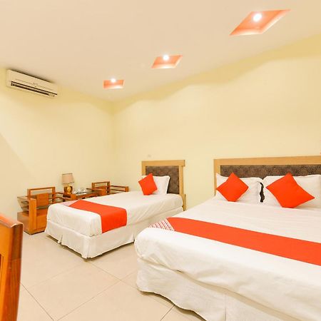 Oyo 279 West Lake Hotel Hanoi Buitenkant foto